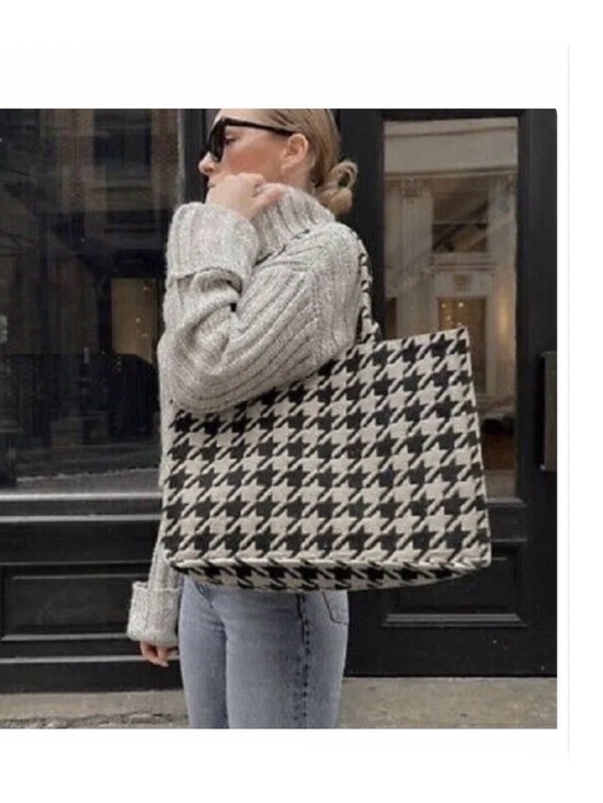 H&M Handbags - H&M • Houndstooth Tote Bag - Black & Tan Checkered Houndstooth • Pre-owned :)